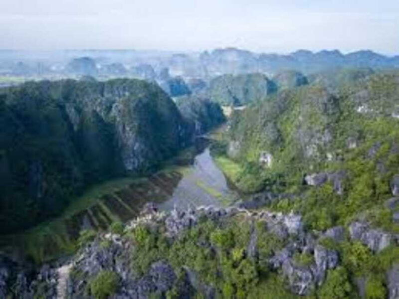 sunset-in-ninh-binh-by-jeep-trang-an-tam-coc-pick-up