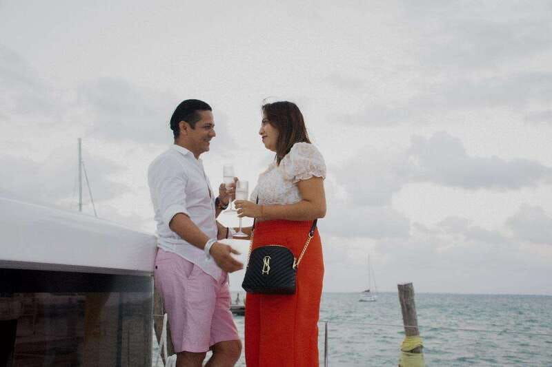 sunset-sailing-to-isla-mujeres-with-cancun-transfer