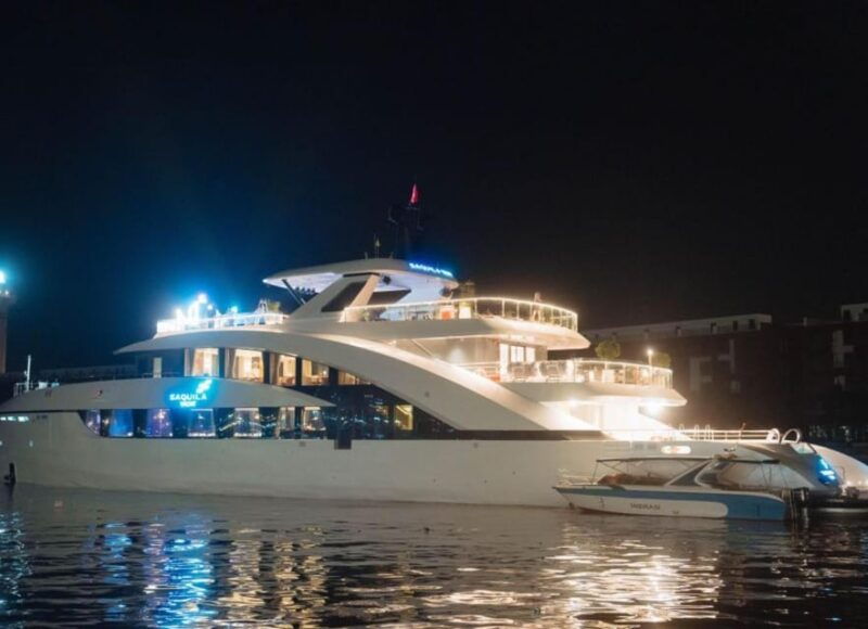 sunset-view-halong-bay-night-trip-dining-on-luxury-yacht