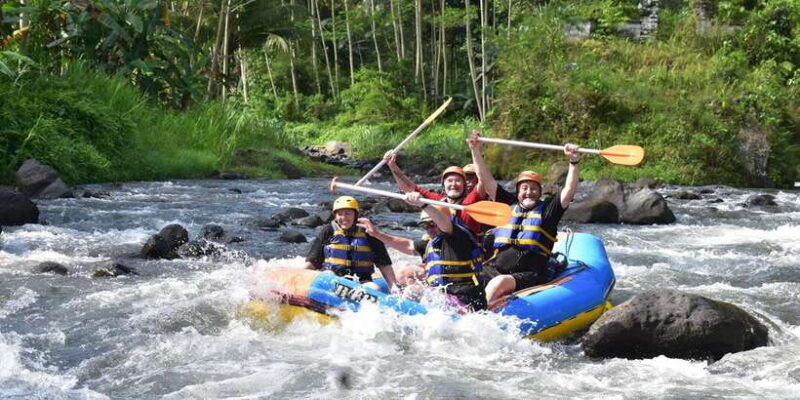 telaga-waja-white-water-rafting-with-lunch