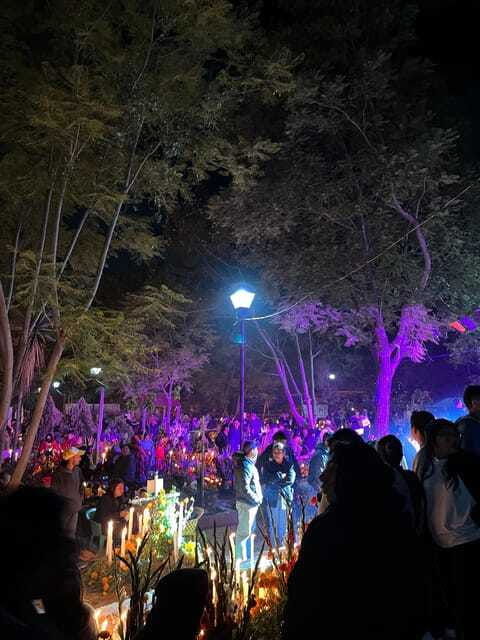 the-last-night-farewell-at-the-tlalixtac-and-san-felipe-pantheons