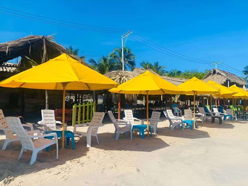 tierra-bomba-typical-beach-day-at-punta-arena