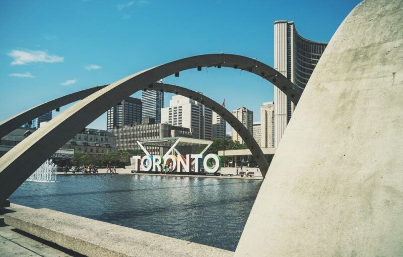 toronto-downtown-walking-tour-with-cn-tower-and-boat-cruise