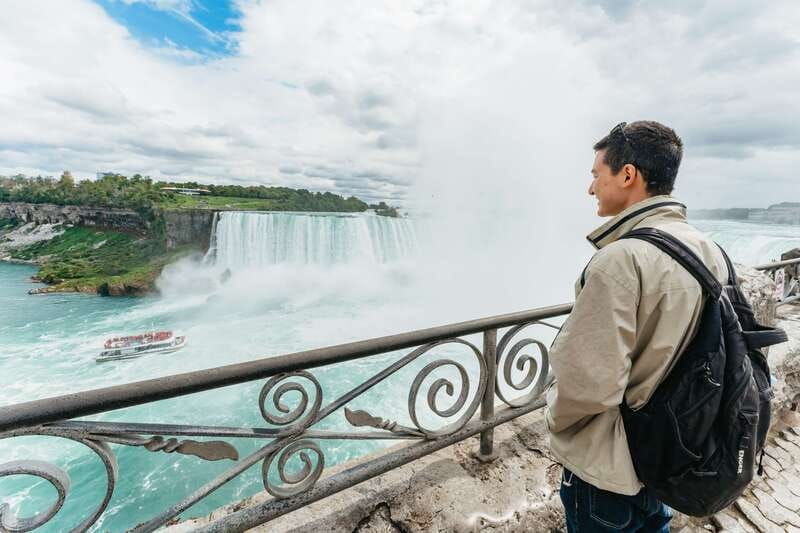 toronto-falls-day-tour-with-boat-cruise-niagara-the-lake