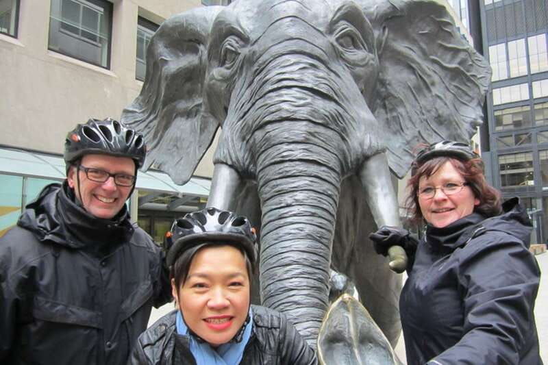 toronto-heart-of-downtown-3-5-hour-bike-tour