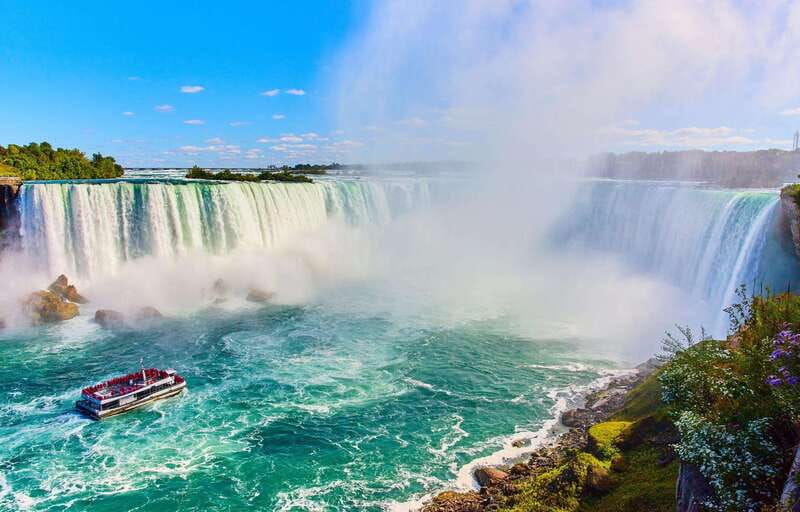 toronto-niagara-falls-canada-day-tour-boat-cruise-option