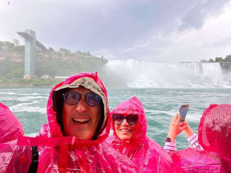 toronto-niagara-falls-day-tour-with-niagara-city-cruise