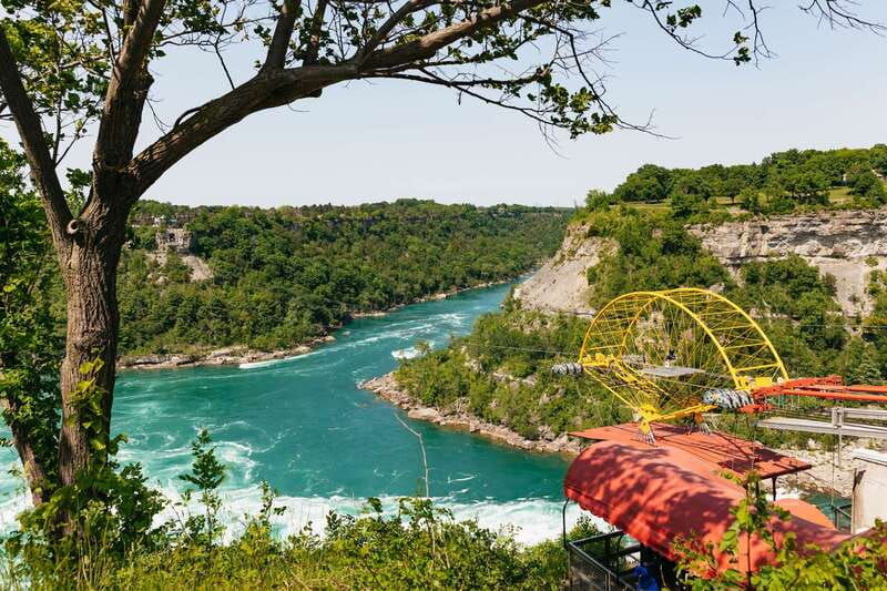 toronto-niagara-falls-with-winery-optional-cruise-lunch