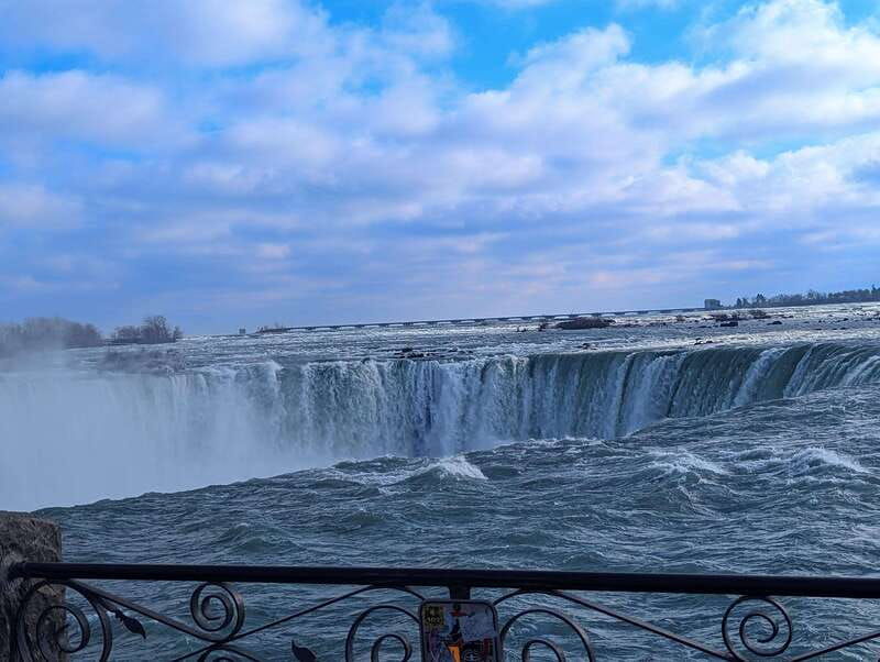 toronto-to-niagara-falls-evening-cruise-lights-tour-2