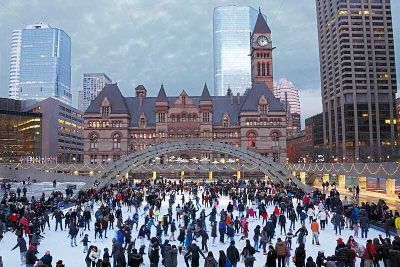 torontos-holiday-magic-a-christmas-walking-tour