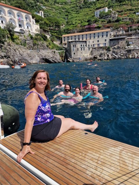 tour-capri-discover-the-island-of-vips-by-boat-4