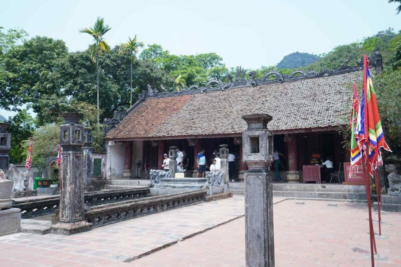 tour-hoa-lu-tam-coc-mua-cave-biking-with-buffet-lunch