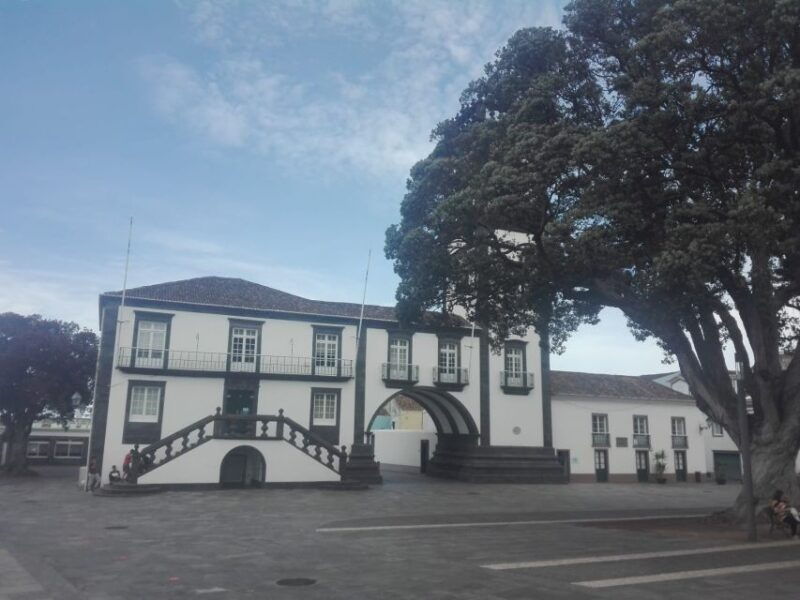 van-tour-lagoa-do-fogo-half-day