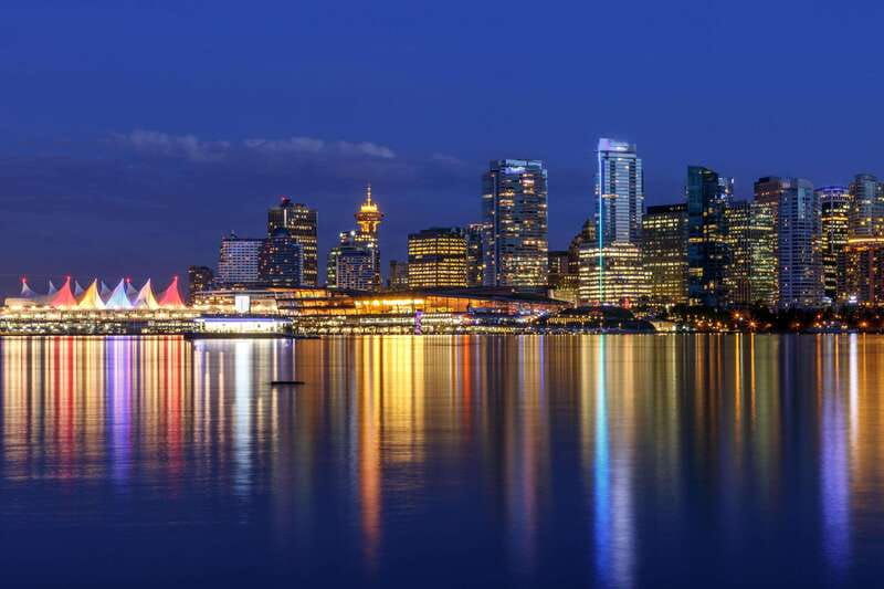 vancouver-attractions-by-twilight-guided-tour-with-dinner