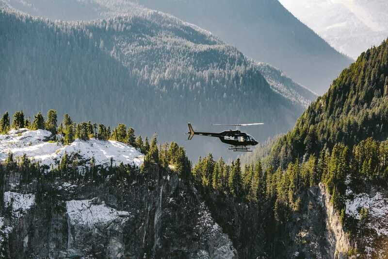 vancouver-coastal-mountain-landing-helicopter-tour