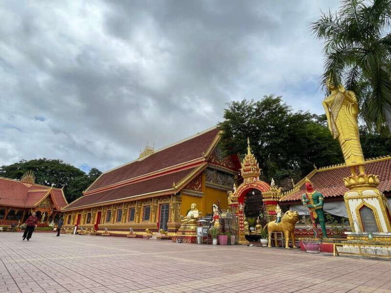 vientiane-cultural-tour-with-buddha-park-and-patuxay