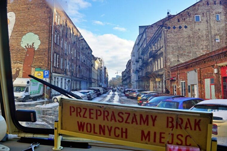 warsaw-2-5-hour-dark-side-praga-district-by-a-retro-bus
