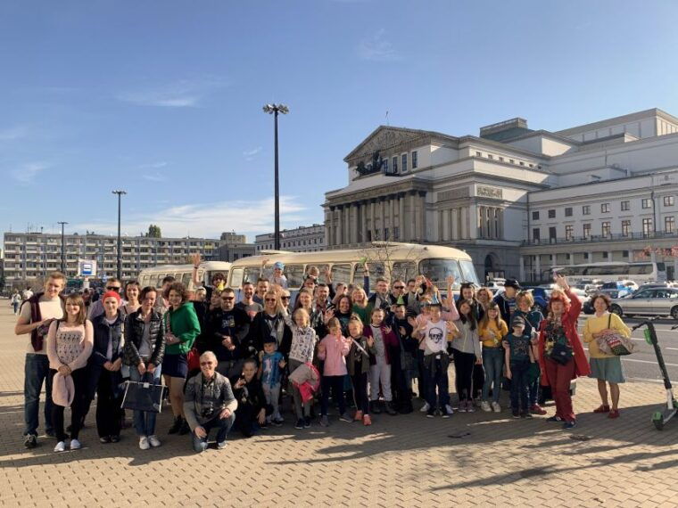 warsaw-highlights-guided-retro-bus-tour