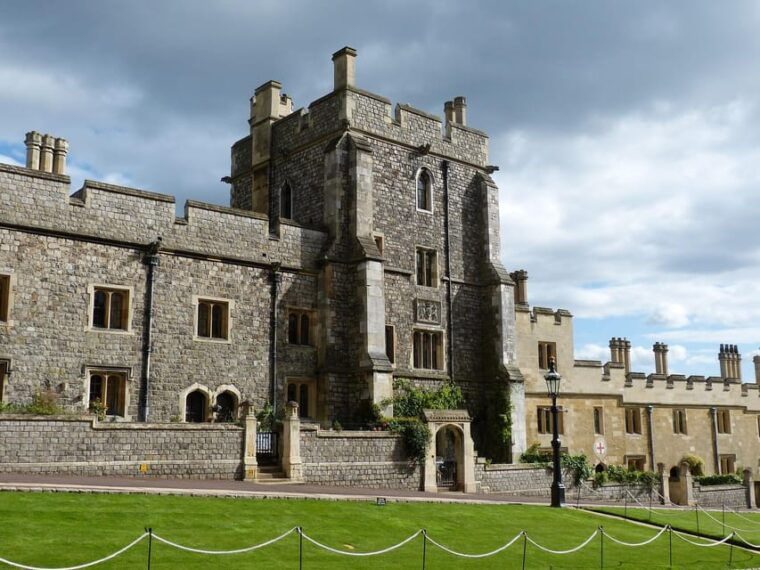 windsor-stonehenge-winchester-private-tour-includes-entry