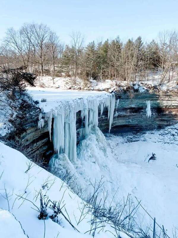 winter-hike-to-rattlesnake-point-rv-motorhome-tour
