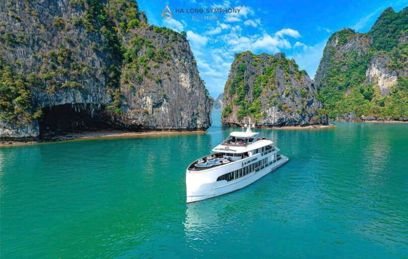 world-class-dining-relaxation-celebrations-in-ha-long-bay