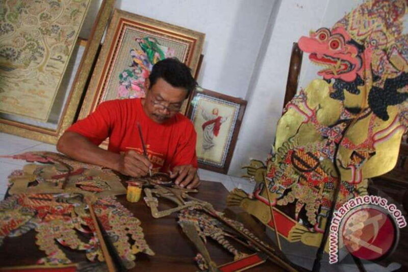 yogyakarta-city-tour-visiting-historic-buildings-and-crafts