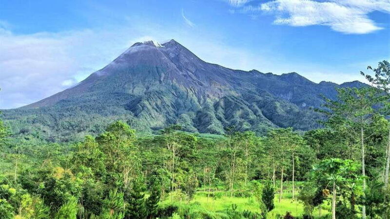 yogyakarta-tailor-made-tour-with-english-speaking-driver
