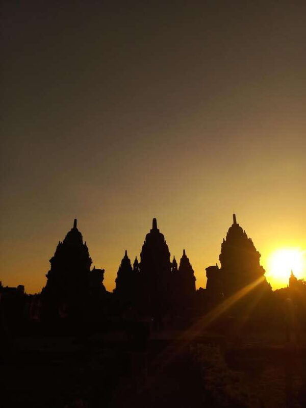 yogyakarta-visit-prambanan-temple-sunset