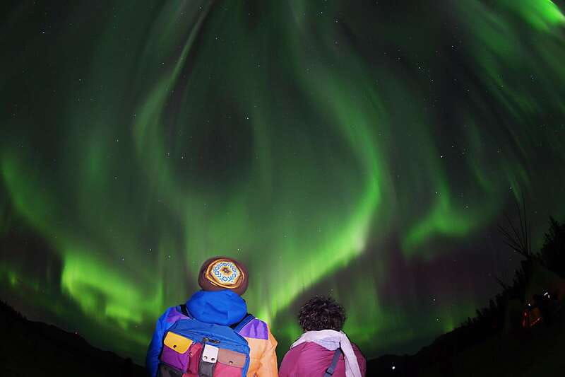yukon-aurora-borealis-late-night-viewing-tour
