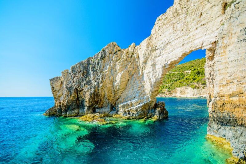 zakynthos-small-boat-trip-to-keri-mizithres-marathonisi