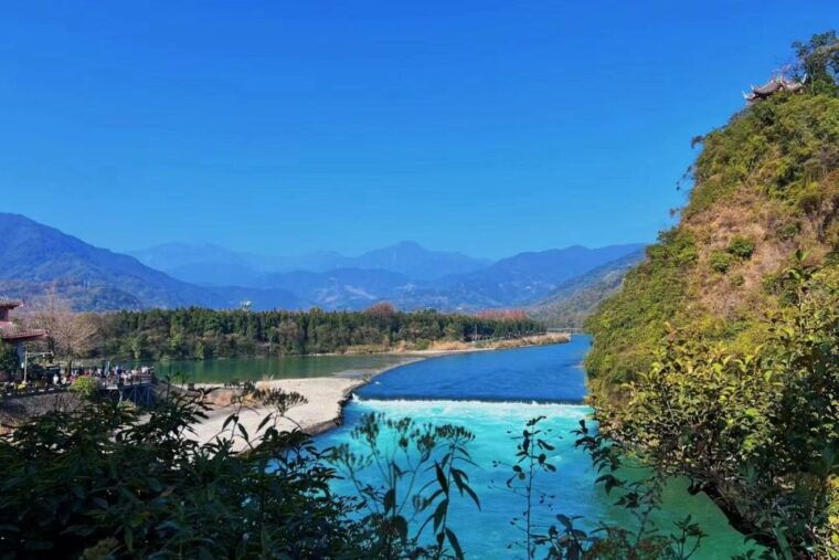 1-day-mount-qingcheng-and-dujiangyan-irrigation-system-tour