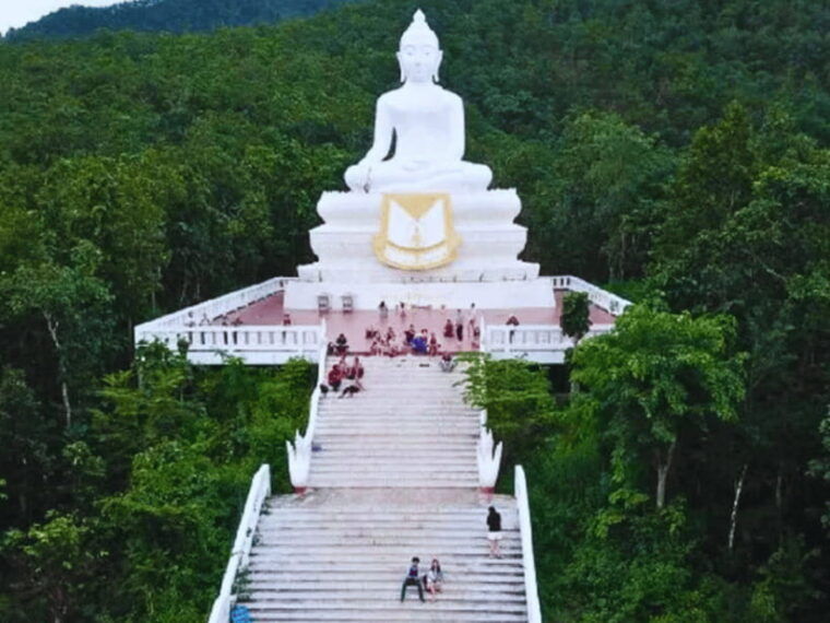 1-day-trip-from-chiang-mai-to-pai-van-rental-with-driver