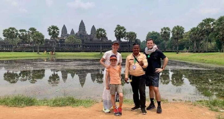 2-days-angkor-sunrise-banteay-srei-tour