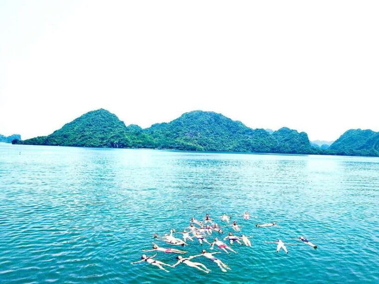 2d1n-boat-tour-lan-ha-bay-ha-long-bay