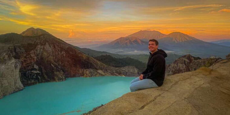 2d1n-bromo-sunrise-ijen-blue-fire-from-surabaya-malang