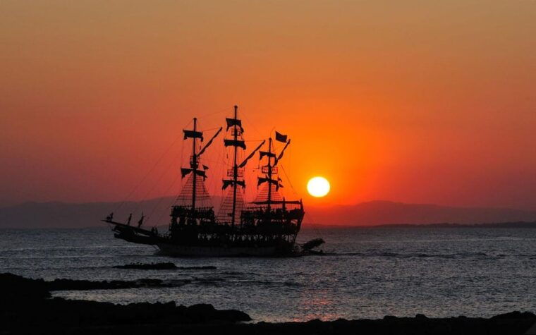 alanya-sunset-boat-includes-soft-drinks-and-dinner