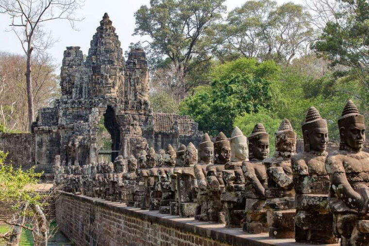 angkor-sunrise-guided-bike-tour-with-breakfast-and-lunch