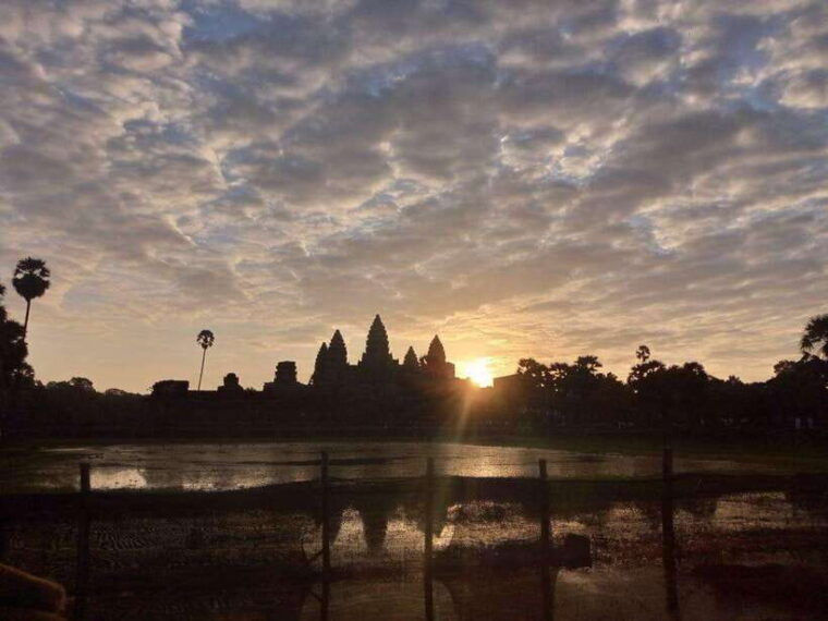 angkor-wat-guided-joint-in-tour