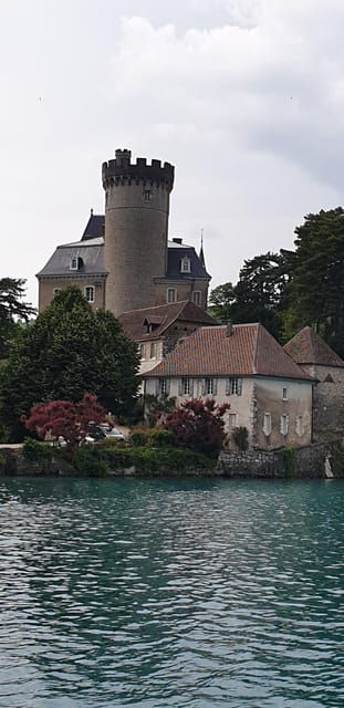 annecy-private-guided-tour-with-a-native-resident