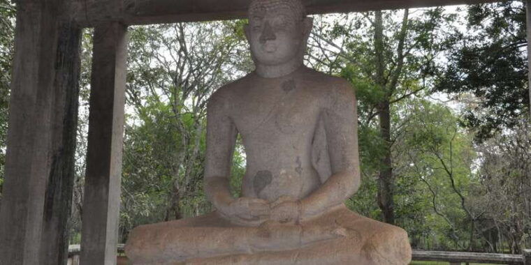 anuradhapura-private-half-day-cycling-tour-w-guide