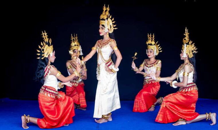 apsara-dance-show-with-dinner-by-tuk-tuk-roundtrip-transfer