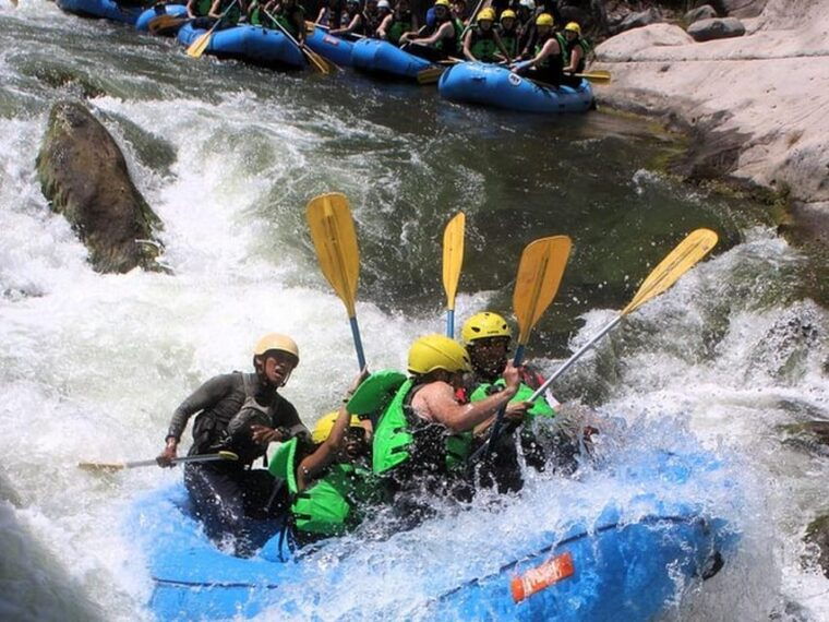 arequipa-canoeing-on-the-chili-river-adventure