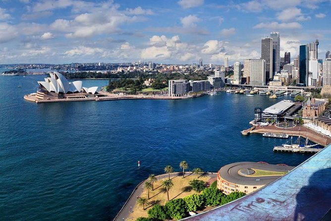 Arrival Transfer: Sydney Airport SYD to Sydney in Luxury Van - FAQs