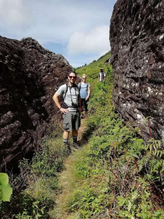 art-lanka-knuckles-trekking