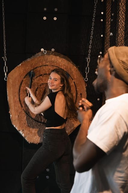 axe-throwing-craft-beer-experience-in-brussels