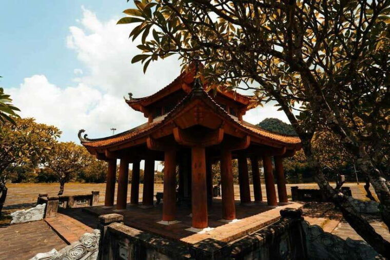 bai-dinh-trang-an-mua-cave-full-day
