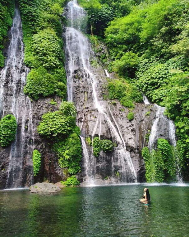 bali-cliff-jumping-gitgit-waterfalls-rice-terrace-tour