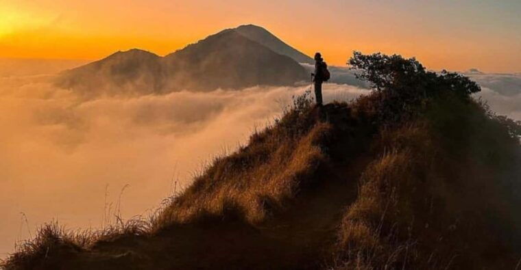 bali-guided-batur-volcano-summit-hiking-tour-with-brekfast