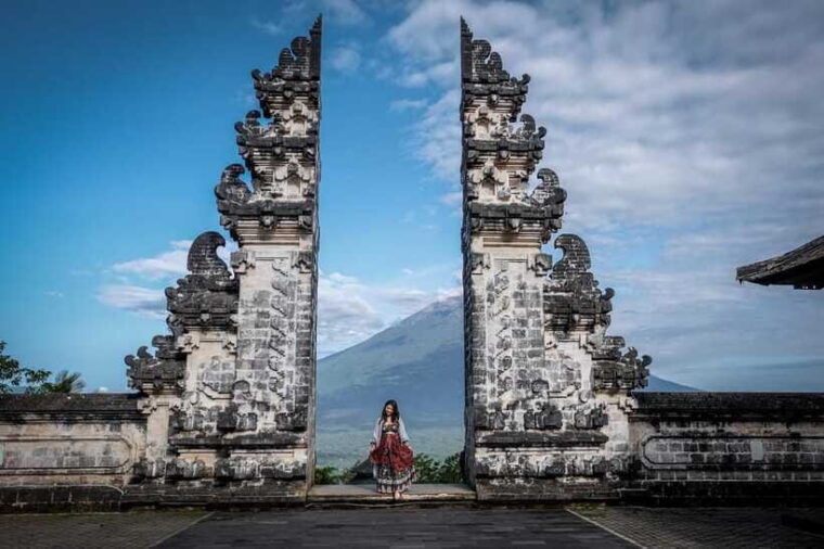 bali-lempuyang-temple-tour-with-photographer-bali
