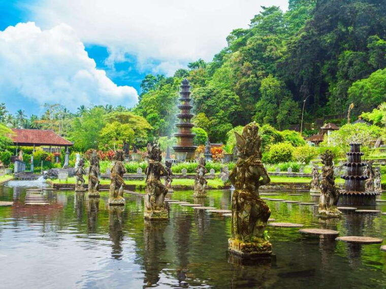 bali-lempuyang-temple-water-palace-and-waterfall-tour